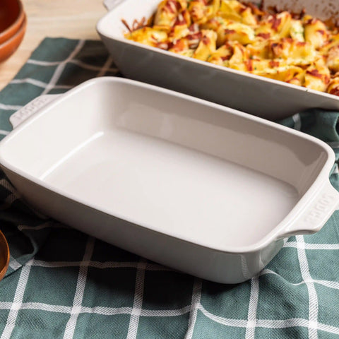 Medium Stoneware Casserole Dish, 11 x 7.5 Inch